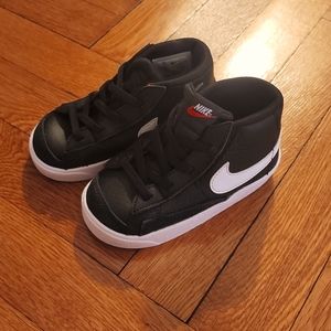 **SOLD ** Nike Blazer Mid 77